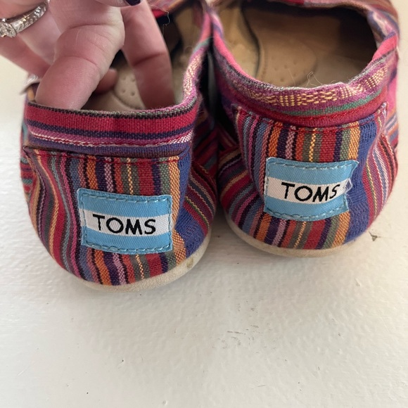 Multi color Toms in a size 8 - Picture 4 of 5